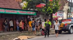 Diduga Mengambil Jalur Terlalu Kanan, Pengendara Motor Tewas Tertabrak Truk di Ngadiluwih