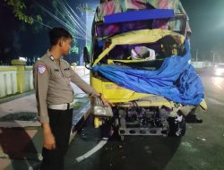 Kecelakaan Libatkan Tiga Truk di Blitar, Satu Sopir Tewas Terjepit