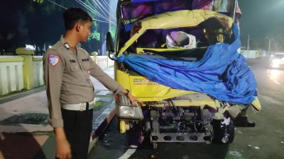 Kecelakaan Libatkan Tiga Truk di Blitar, Satu Sopir Tewas Terjepit