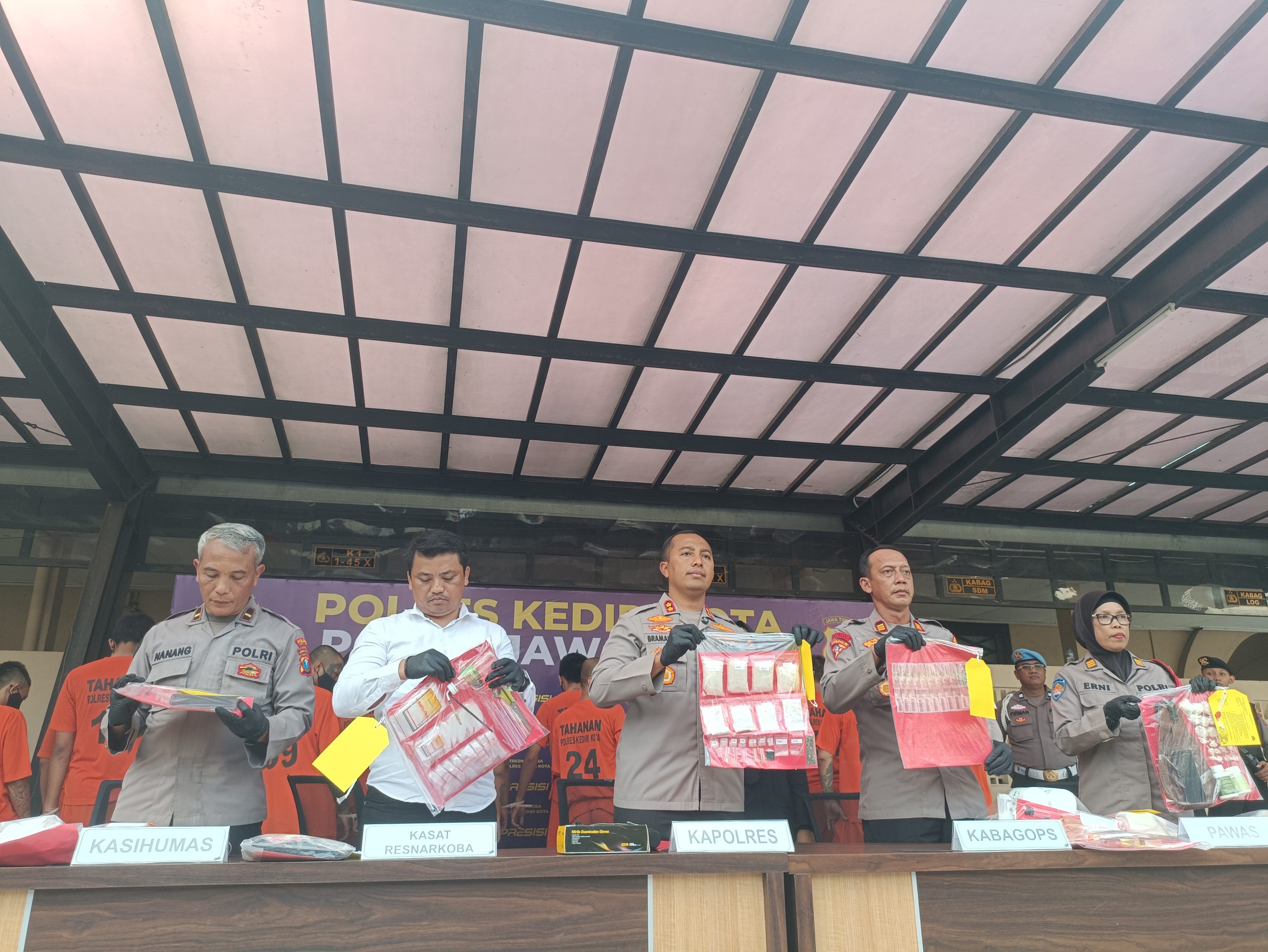 Polres Kediri Kota Bongkar 19 Kasus Narkoba, 23 Tersangka Diamankan Termasuk Empat Residivis
