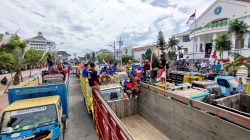 Ratusan Sopir Truk Demo di Kantor DPRD Ponorogo, Tuntut Revisi UU Lalu Lintas dan Bebas Pungli