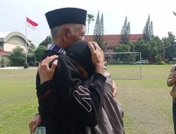 Tangis Haru Sambut Kepulangan Jamaah Haji Kloter 45 Asal Kabupaten Kediri