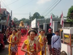 Tari Gambyong Buka Kirab Pusaka Sambut Bulan Suro di Desa Menang, Kediri