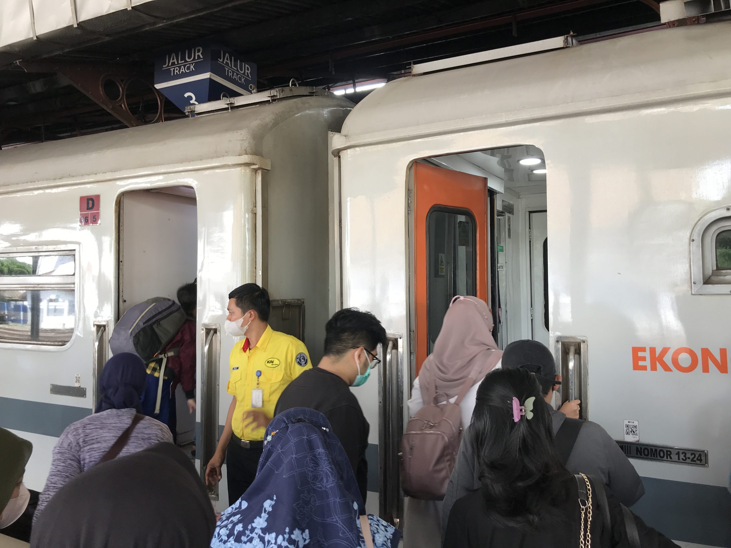 Libur Panjang, Penumpang Kereta Api di Nganjuk Melonjak Drastis