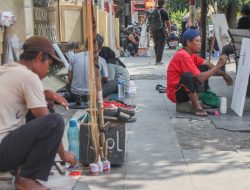 Puluhan Warga Ponorogo Lukis On The Spot, Ramaikan Grebeg Suro 2025