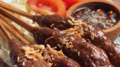 Inspirasi Menu Daging Kurban Anti Ribet Ala Chef Martin Praja, Enaknya Resep Sate Buntel Sapi Super Simpel!