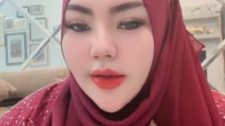 Unggah Penampilan Berhijab, Lisa Mariana Malah Tuai Cibiran dari Netizen: Mau Saingan Sama Bu Cinta?