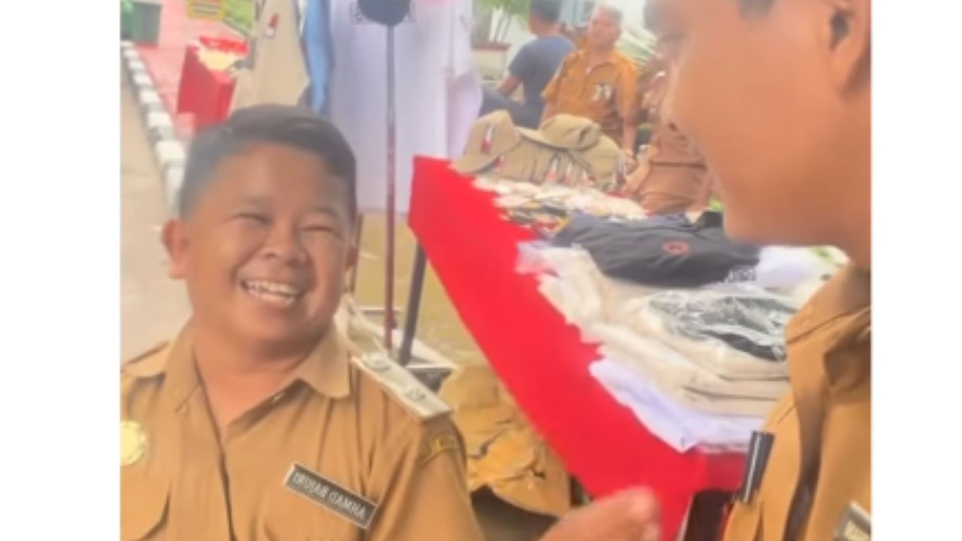 Kisah Ahmad Bajuri Kepala Desa dengan Tubuh Mungil Asal Kalimantan Tengah, Mirip Komedian Adul?