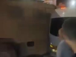 Brutal! Bus Jamaah Haji Palestina Diseruduk Kendaraan Militer Israel