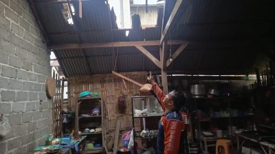 Angin Puting Beliung Rusak 18 Rumah di Tulungagung, BPBD Siapkan Bantuan Genteng dan Asbes”