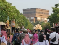 Libur Kenaikan Isa Almasih, Monumen SLG Kediri Diserbu Wisatawan