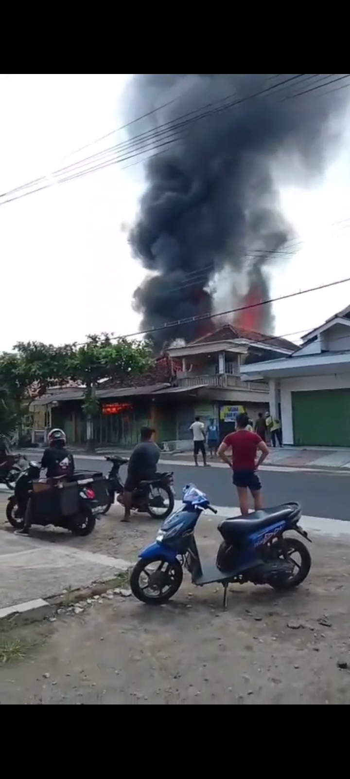 oko Bangunan di Srengat Terbakar Akibat Korsleting, Kerugian Capai Rp 50 Juta