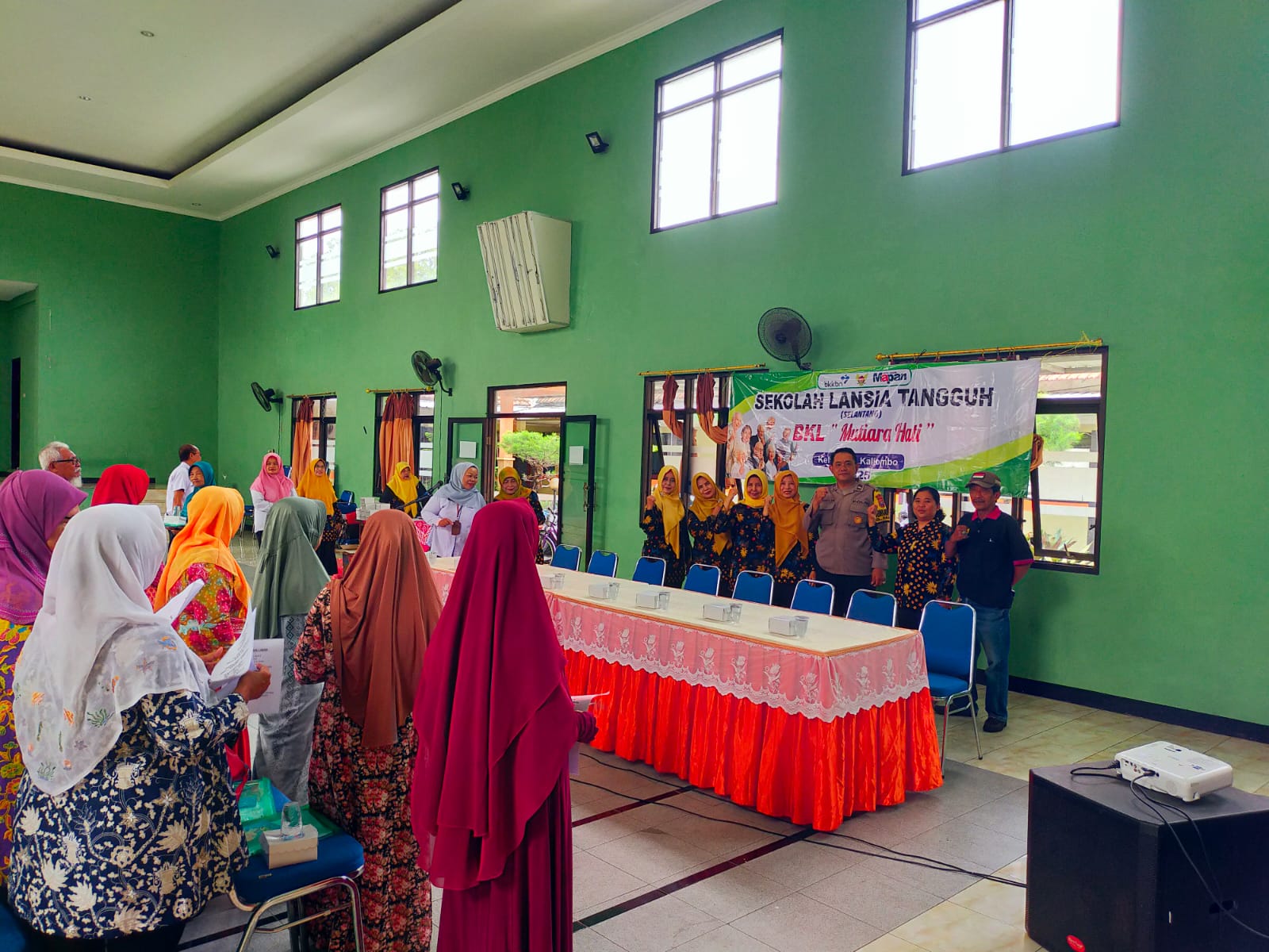 Sekolah Lansia Tangguh Diresmikan, Bhabinkamtibmas Ajak Warga Lanjut Usia Hidup Sehat
