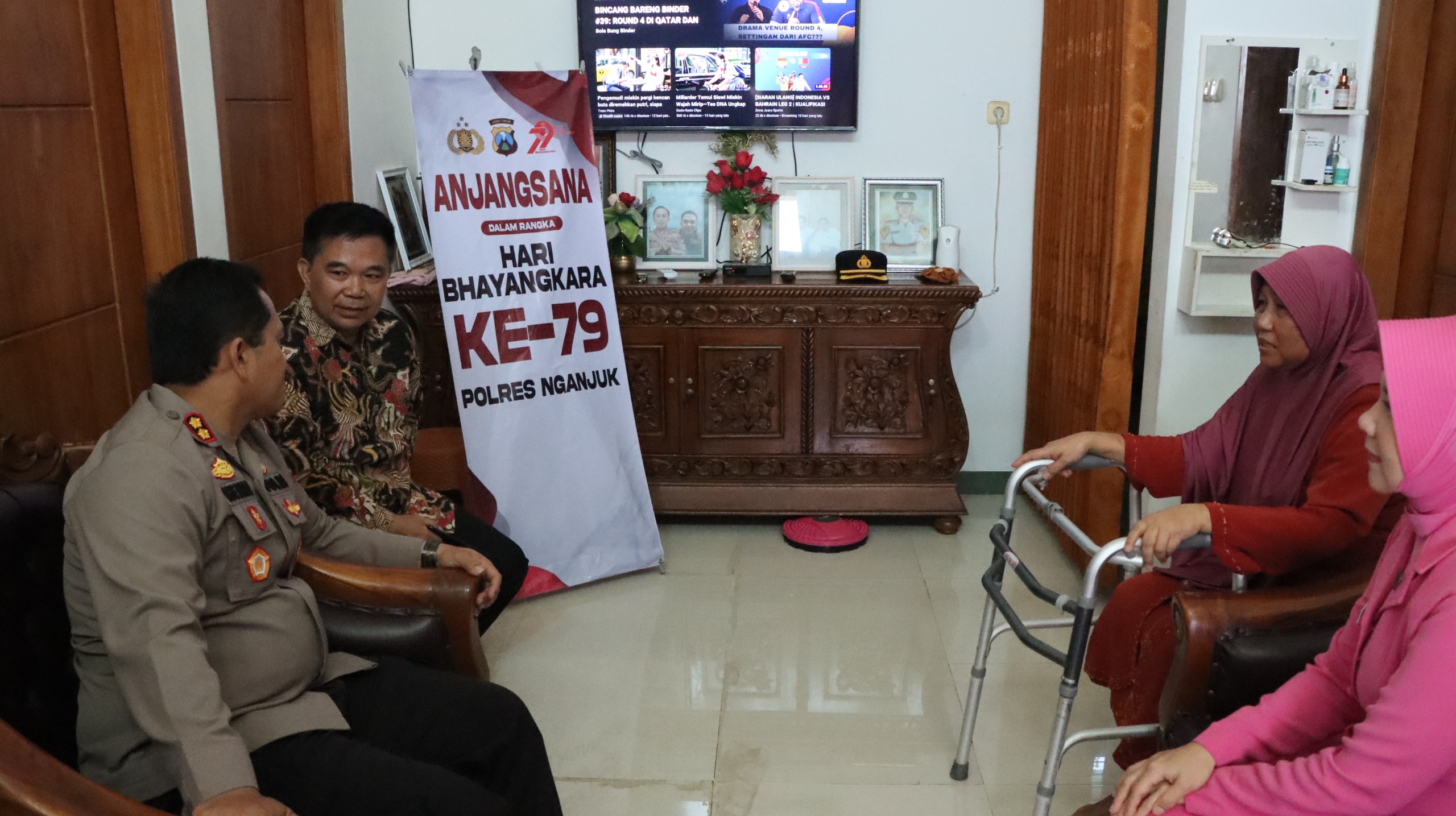 Hari Bhayangkara ke-79, Polres Nganjuk Kunjungi Purnawirawan dan Anggota yang Sakit