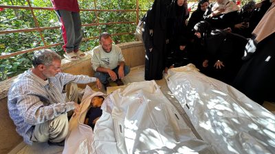 Serangan Udara Israel Tewaskan 14 Warga Sipil di Gaza