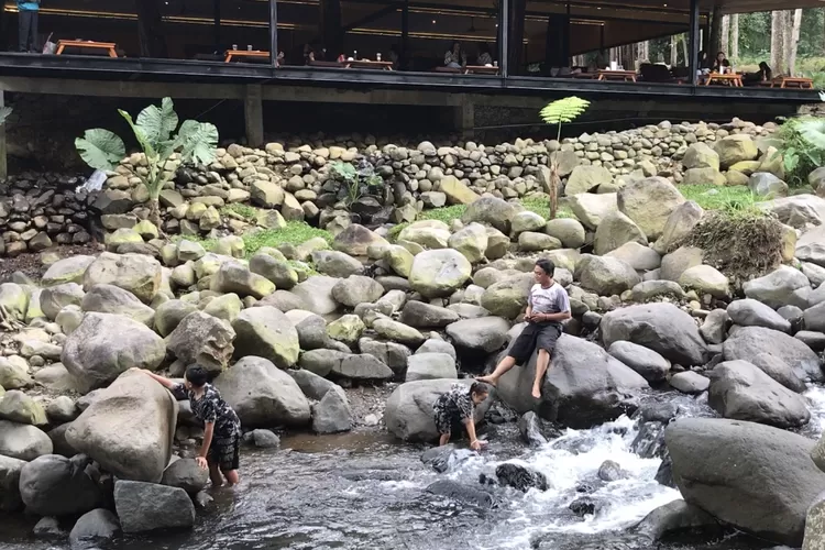 Nikmati Liburan Asyik di Nganjuk ! 18 Wisata Air Ini Siap Segarkan Pikiran dan Bikin Liburan Tak Terlupakan