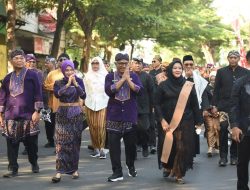 Ribuan Warga Kota Kediri Tumplek Blek, Ikuti Kirab 1 Muharram, Menyatu dalam Harmoni Budaya dan Religi