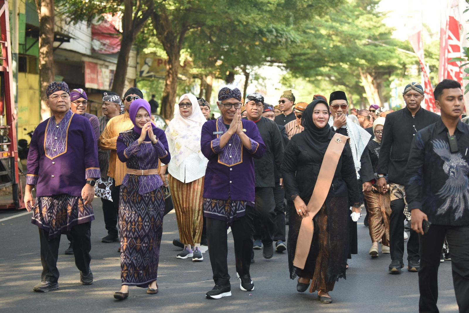 Ribuan Warga Kota Kediri Tumplek Blek, Ikuti Kirab 1 Muharram, Tonjolkan Harmoni Budaya dan Religi
