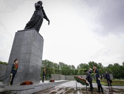 Presiden Prabowo Hormati Korban Perang Dunia II di Rusia