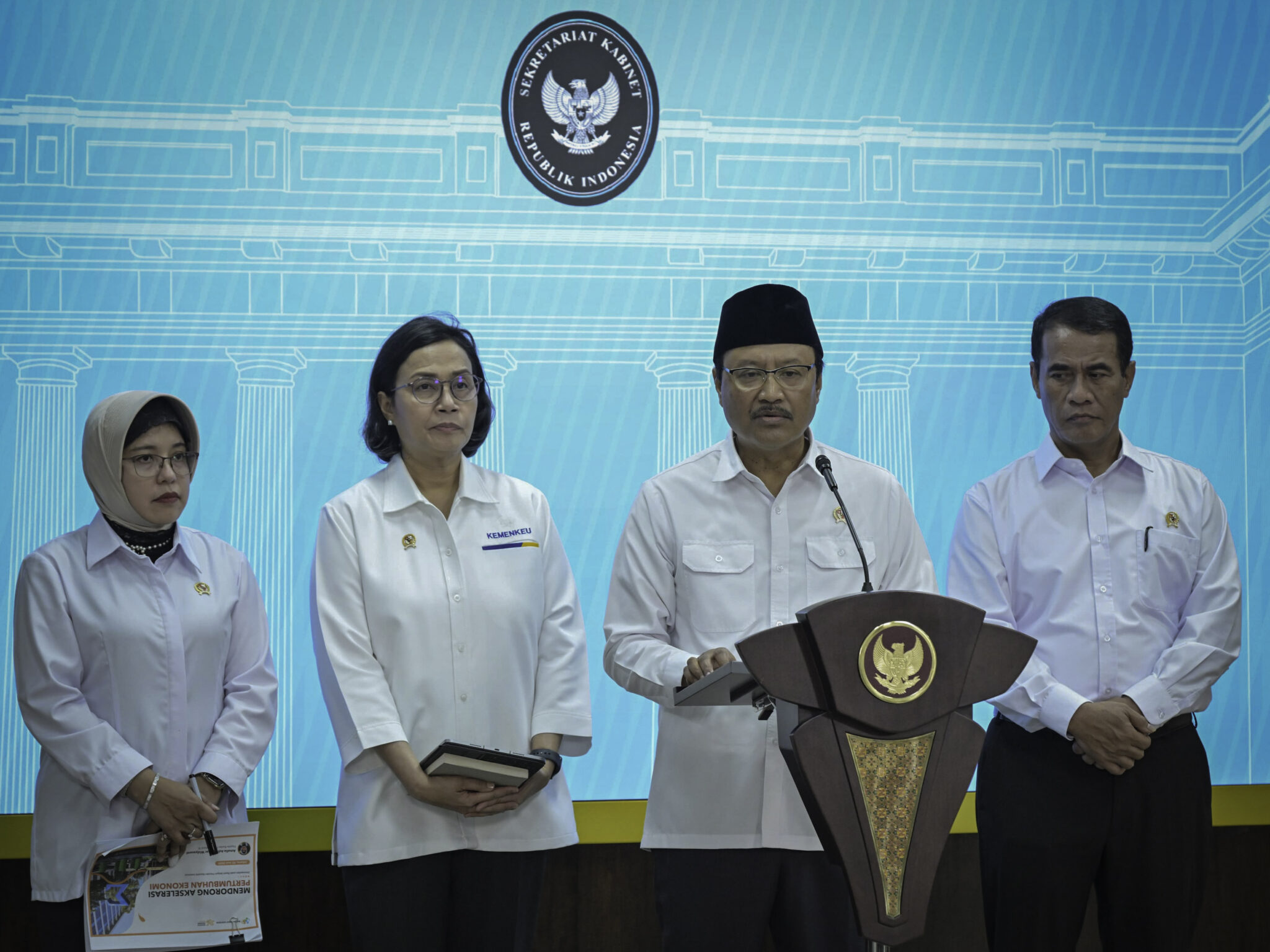 Pemerintah Terapkan Data Tunggal Nasional untuk Pastikan Bansos Tepat Sasaran