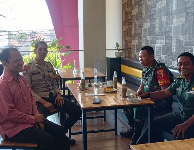 Soliditas Babinsa dan Bhabinkamtibmas Tosaren Jadi Contoh Harkamtibmas di Kota Kediri