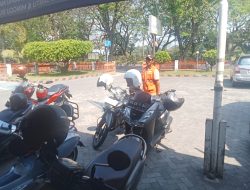 Mulyoto, Puluhan Tahun Jadi Jukir di Kantor Pos Kediri, Temukan Makna Hidup di Tengah Keramaian