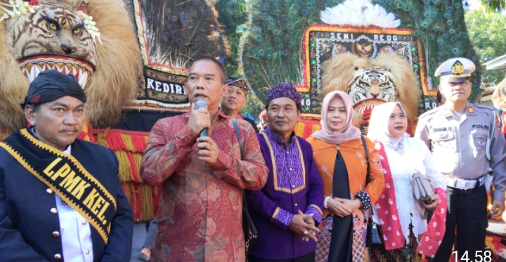 Ratusan Penari Pecut Warnai Grebeg Suro dan Hari Jadi ke-1143 Kota Kediri di Kampung Pecut