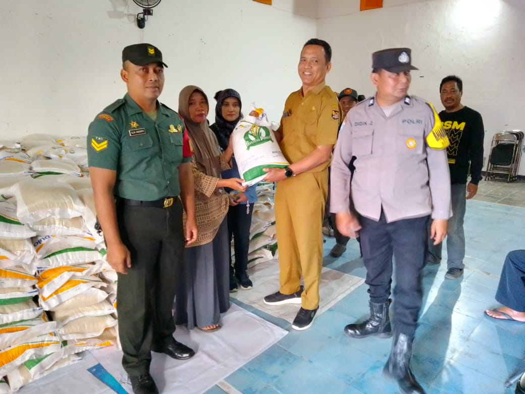 Sebanyak 679 KPM Kelurahan Pakunden Terima Bantuan Beras BPNT Penebalan