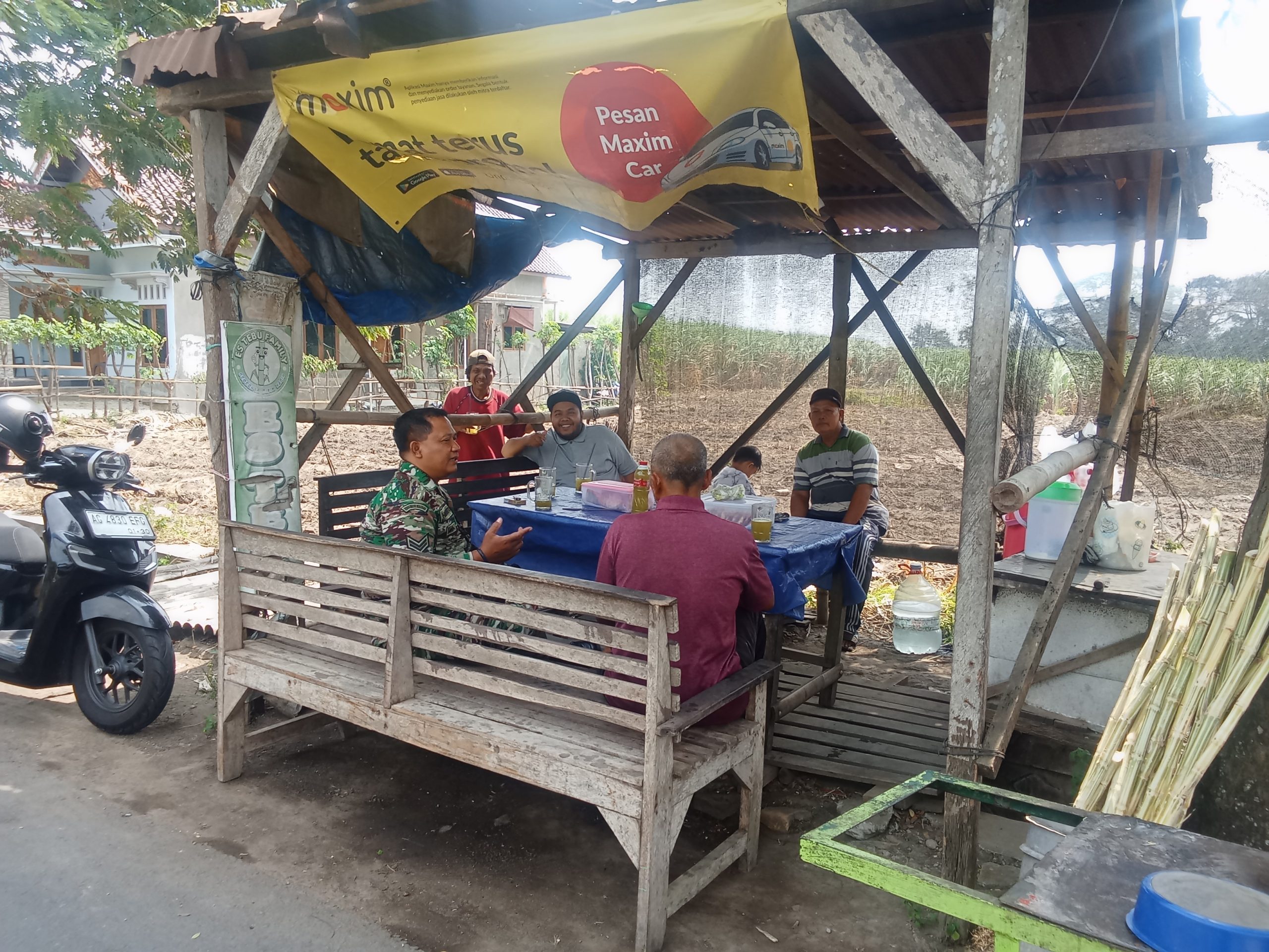 Sertu Harianto Ajak Warga Blabak Tingkatkan Kewaspadaan Lewat Dialog Santai