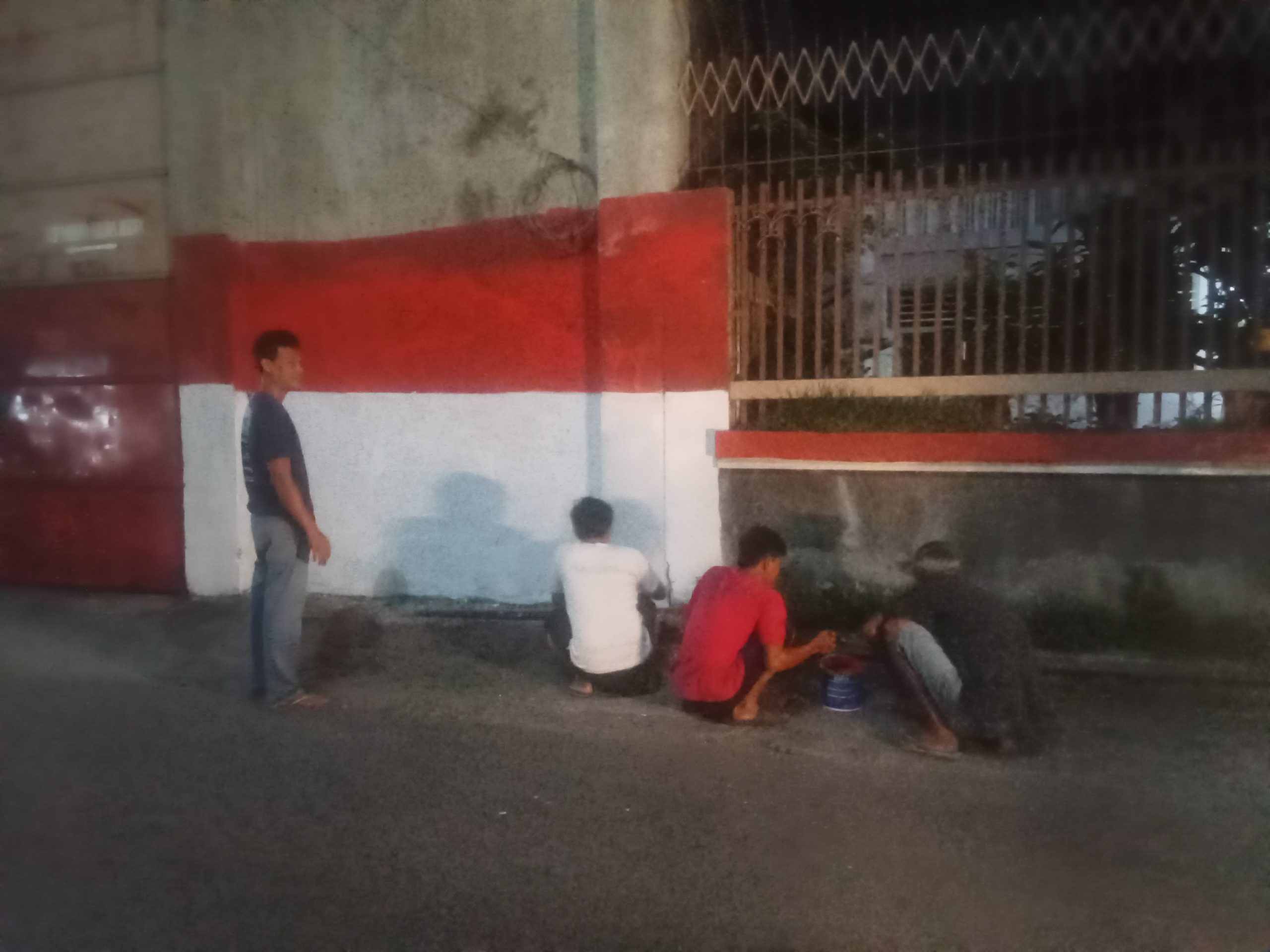 Warga RT 05 RW 02 Singonegaran Warnai Lingkungan dengan Nuansa Merah Putih Sambut HUT ke-80 RI