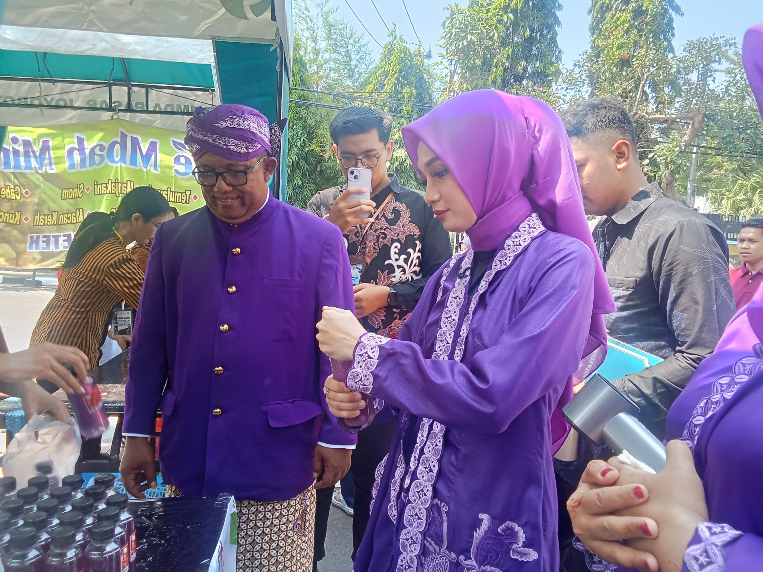 Kulineran Seru di HUT ke-1146 Kota Kediri, 46 Stan Ramaikan Area Balai Kota dengan Sistem Voucher Non Tunai