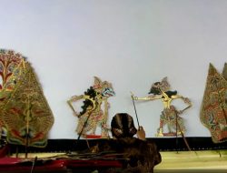 Meriahkan Sedekah Bumi, Warga Desa Bakalanpule, Lamongan, Gelar Wayang Kulit dan Campursari