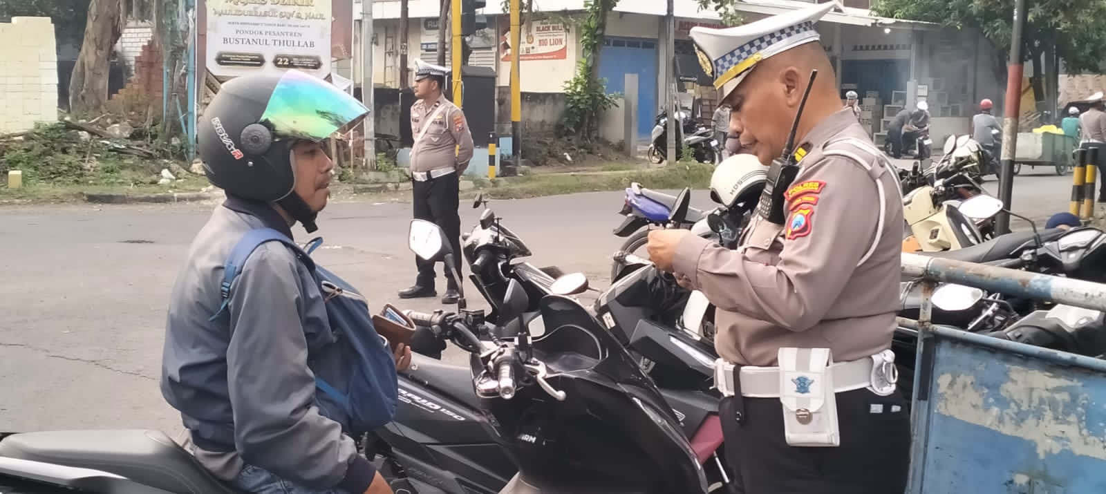 Didominasi Pelanggaran Lampu Merah dan Knalpot Brong, Operasi Patuh Semeru 2025 di Lamongan Terus Gencar Dilakukan