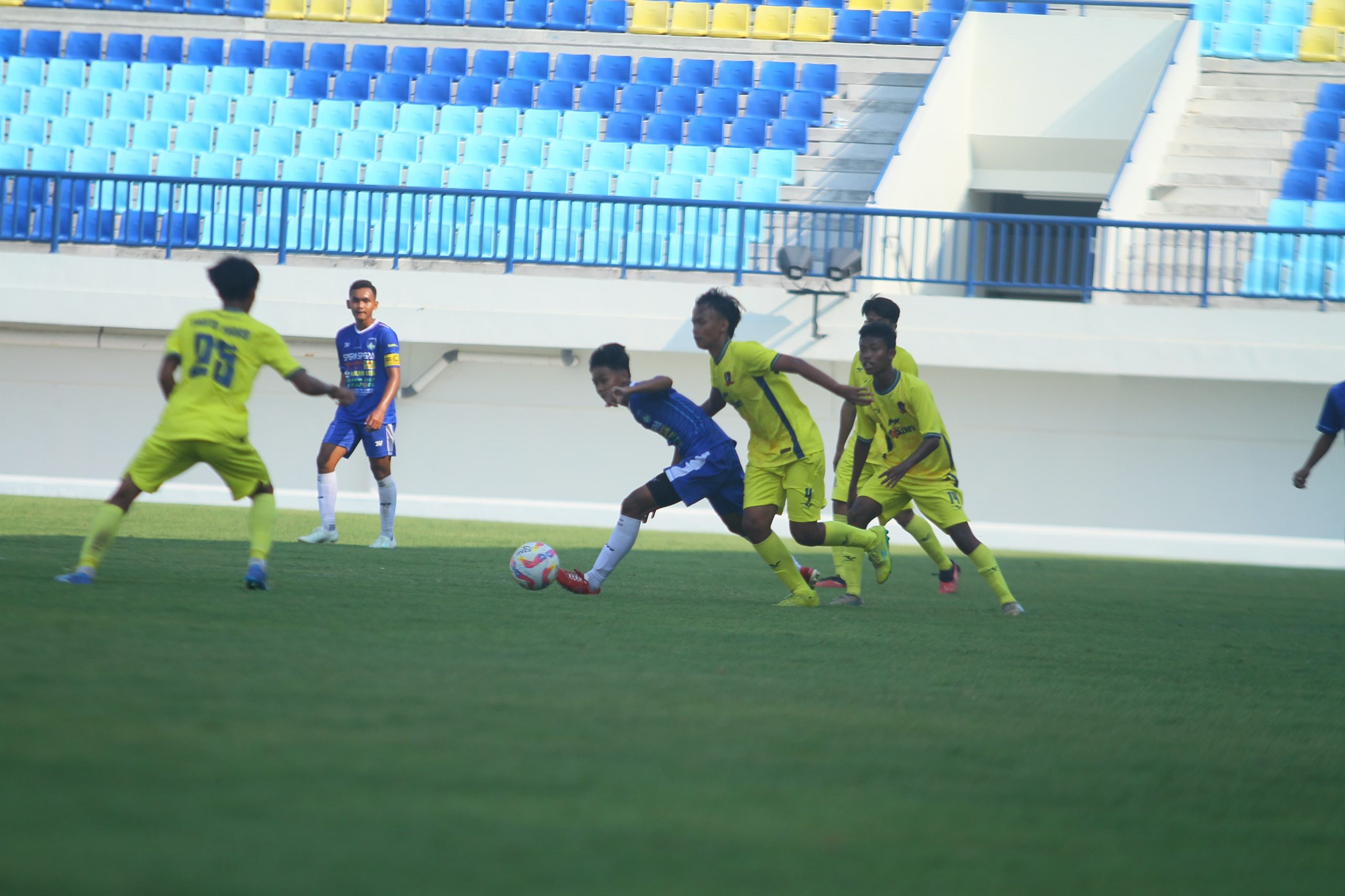Lamongan FC U-17 Melaju ke 16 Besar Piala Soeratin Jatim 2025, Diwarnai Ketegangan dan Kartu Merah