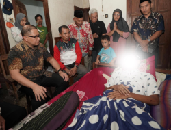 Kadindik Jatim Tunjukkan Empati, Kunjungi Keluarga Korban Terseret Ombak di Pantai Watulepek