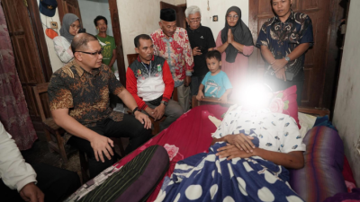 Kadindik Jatim Tunjukkan Empati, Kunjungi Keluarga Korban Terseret Ombak di Pantai Watulepek
