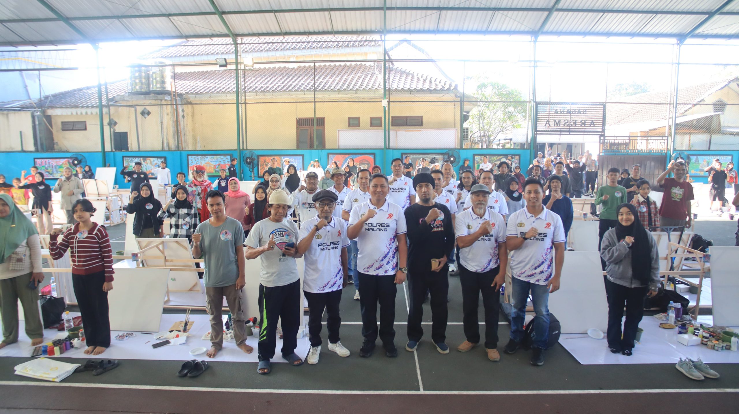 101 Seniman Meriahkan Lomba Lukis Hari Bhayangkara ke-79 di Polres Malang