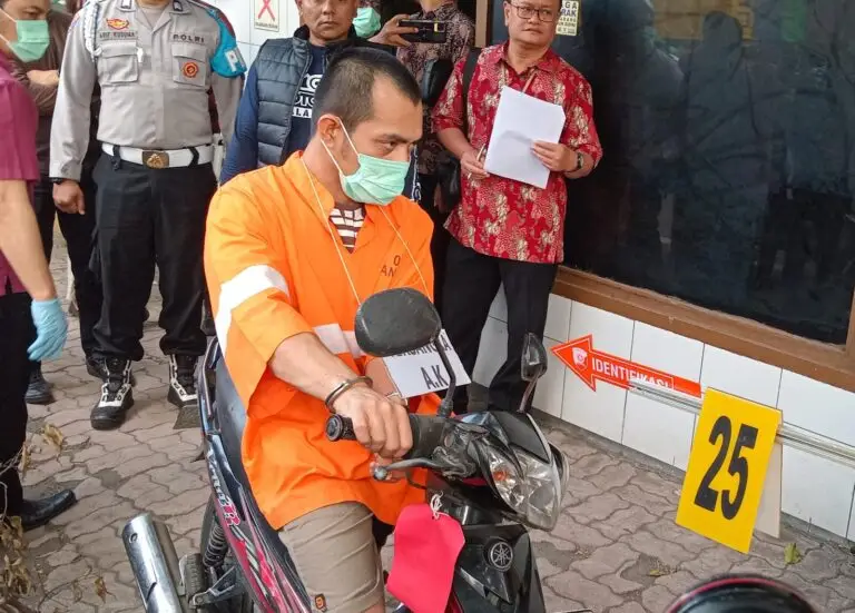 Polisi Gelar Rekonstruksi Pembunuhan Wanita di Losmen Windu Kencono, Tampilkan 35 Adegan