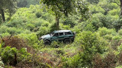 Rem Blong, Toyota Land Cruiser Terjun ke Jurang di Malang, Dua Wisatawan Terluka