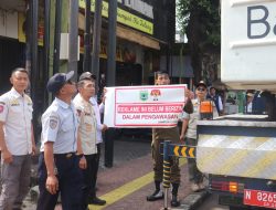 Delapan Reklame di Lokasi Strategis Tak Berizin di Kota Batu Disegel, Potensi Rugikan PAD