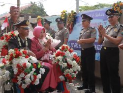 Penuh Haru, Polres Blitar Lepas Tiga Personel yang Memasuki Masa Pensiun