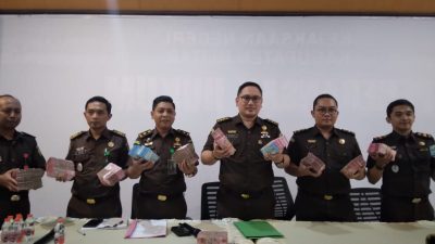 Usai Pulang Haji, Eks Bupati Blitar Rini Syarifah Akan Dipanggil Kembali oleh Jaksa