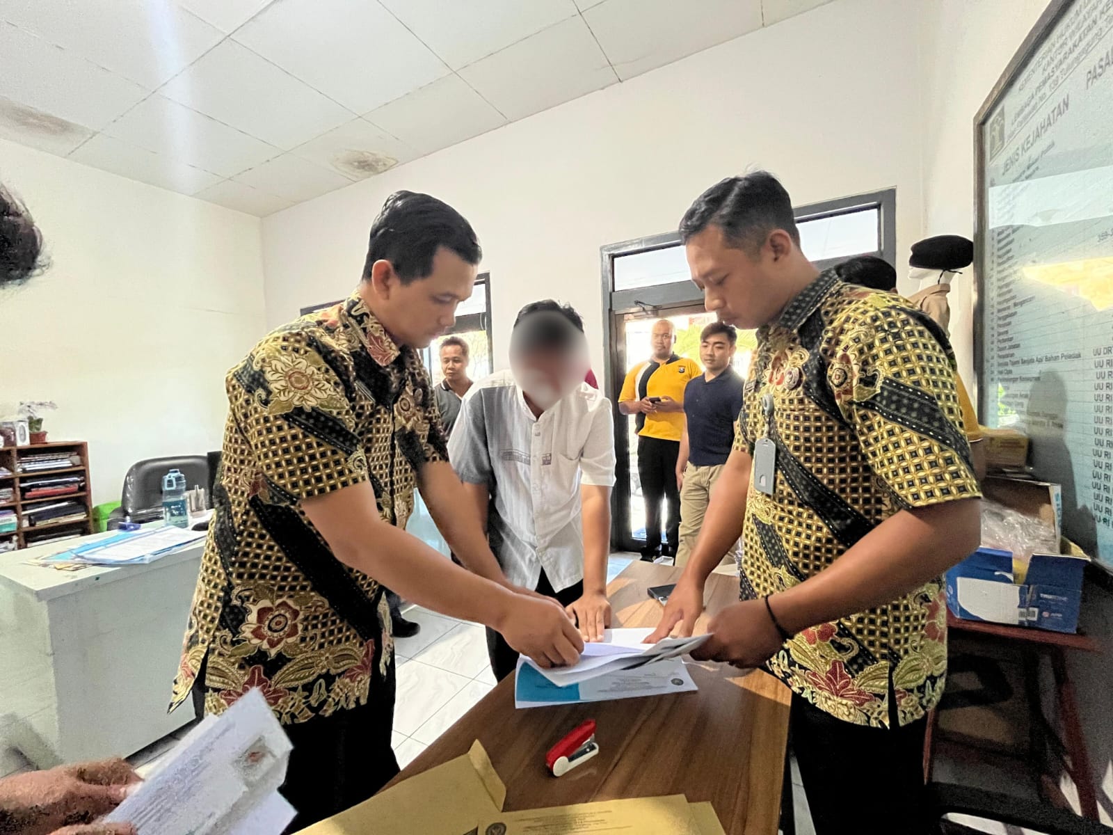 Proses pembebasan Gunawan Dwi Rianto usai dinyatakan bebas bersyarat setelah mengucap ikrar setia terhadap NKRI (Lapas Tulubgagung)