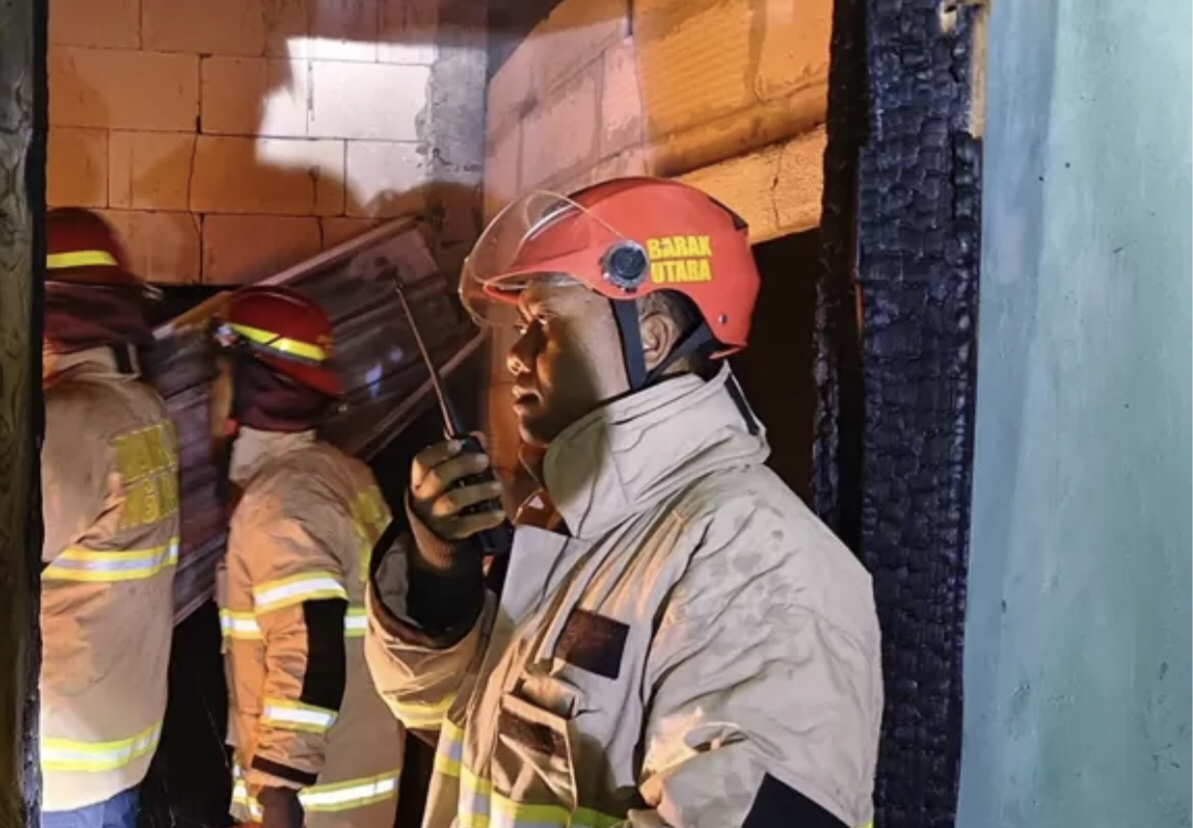 Dapur Rumah di Gondang Ludes Terbakar Tengah Malam, Korsleting Listrik Diduga Jadi Pemicu