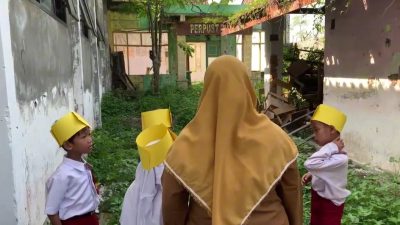 Miris! MPLS SDN Jabon 2 Digelar di Kantor Kepala Sekolah Akibat Ruang Kelas Rusak