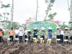 Polres Jombang Tanam Jagung Serentak Dukung Swasembada Pangan 2025