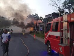 Bangunan Usaha di Diwek Hangus, Diduga dari Pembakaran Sampah
