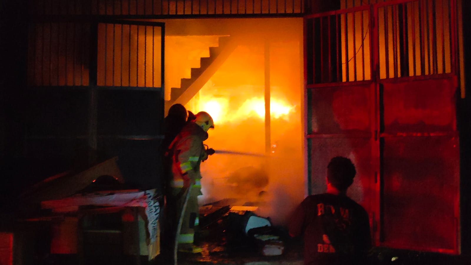 Gudang Kayu di Kecamatan Pesantren Terbakar, Polisi Selidiki Penyebabnya