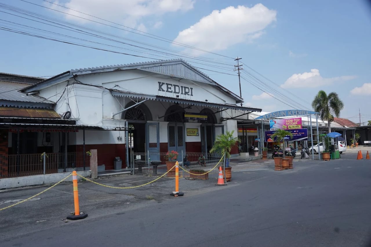 11 Destinasi Wisata Dekat Stasiun Kota Kediri, Cukup Beberapa Menit Perjalanan