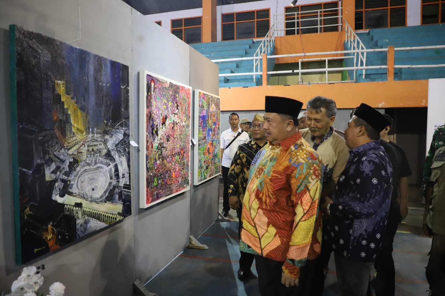 GOR Merdeka Jadi Galeri Seni, KOPI Jombang Gelar Pameran Lukisan Bertema Metafora